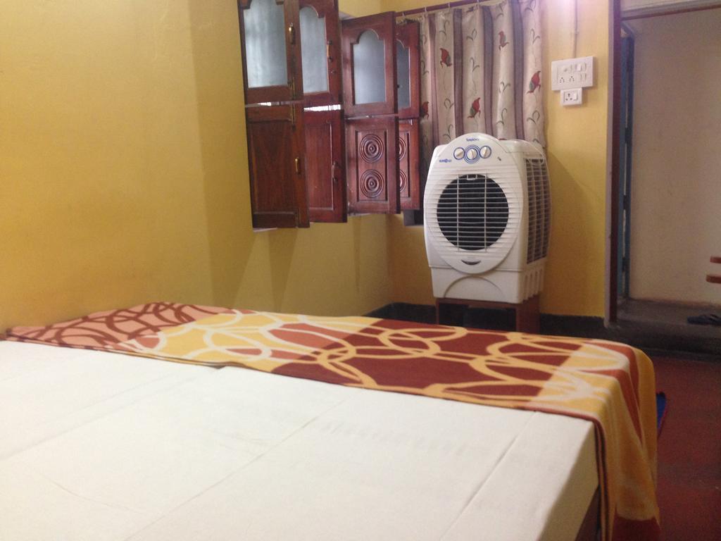 Paradise Inn Guest House Varanasi Værelse billede