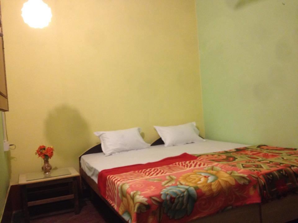 Paradise Inn Guest House Varanasi Værelse billede